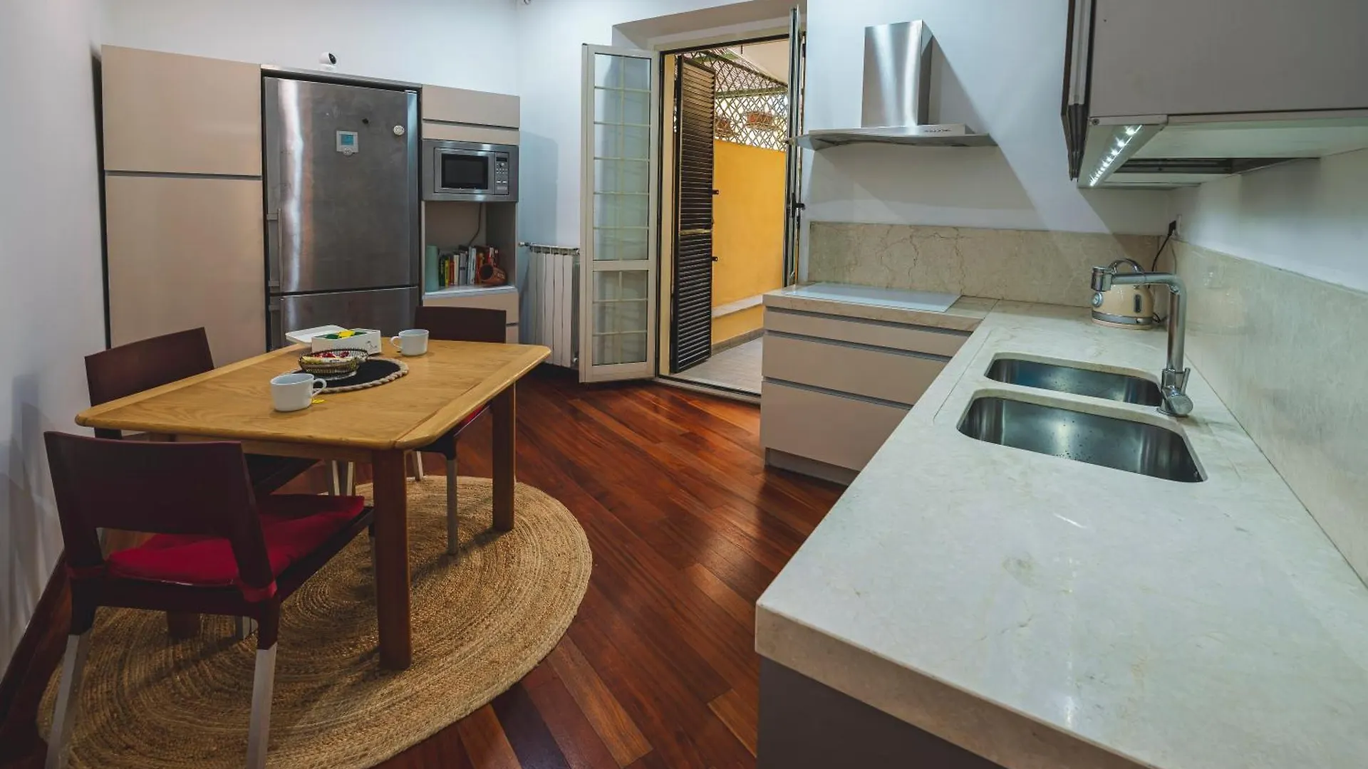 Habitat 42 Roman Stay 0*, Roma